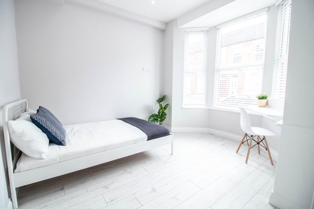 Property photo 3 of 7 Bedroom