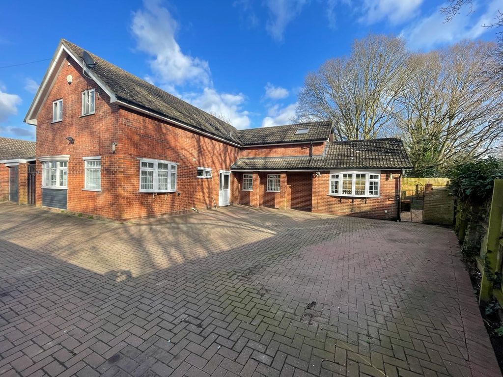 Property photo 1 of 26