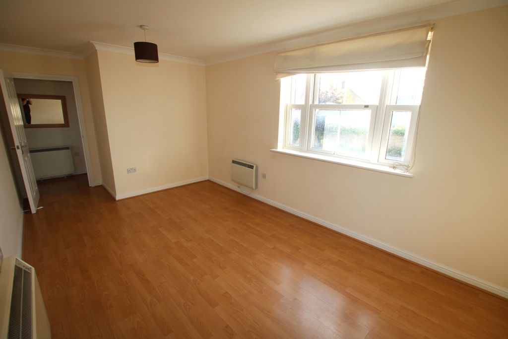 Property photo 2 of 8 124Wickhamcrese