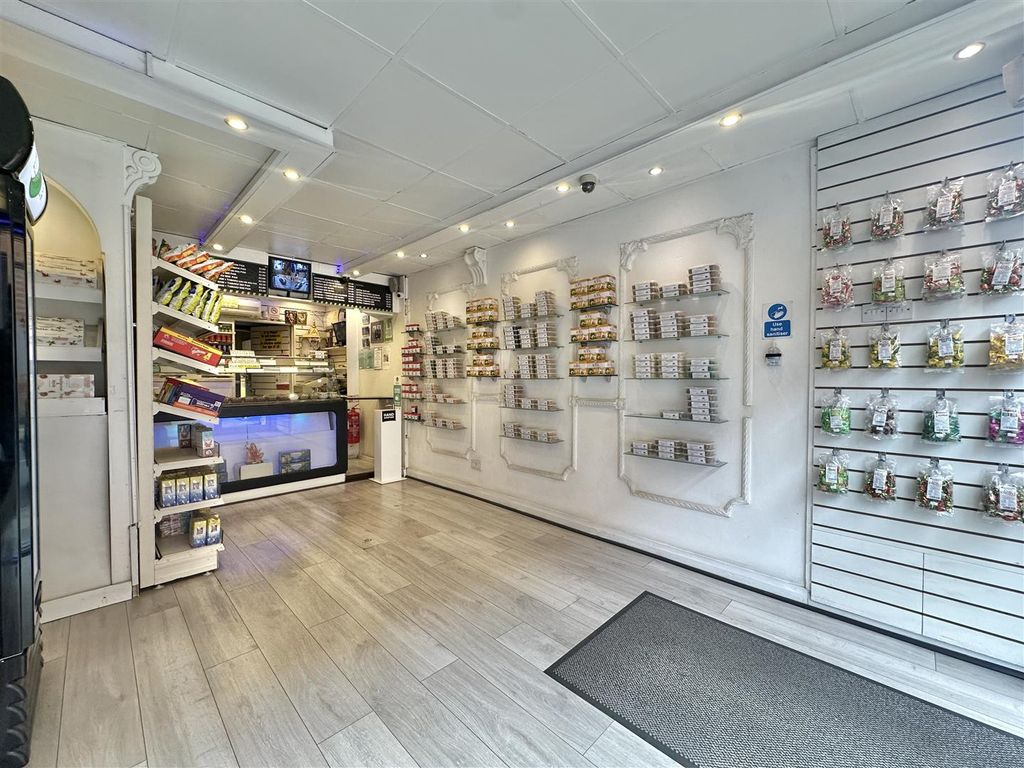 Property photo 3 of 14 Shop Area