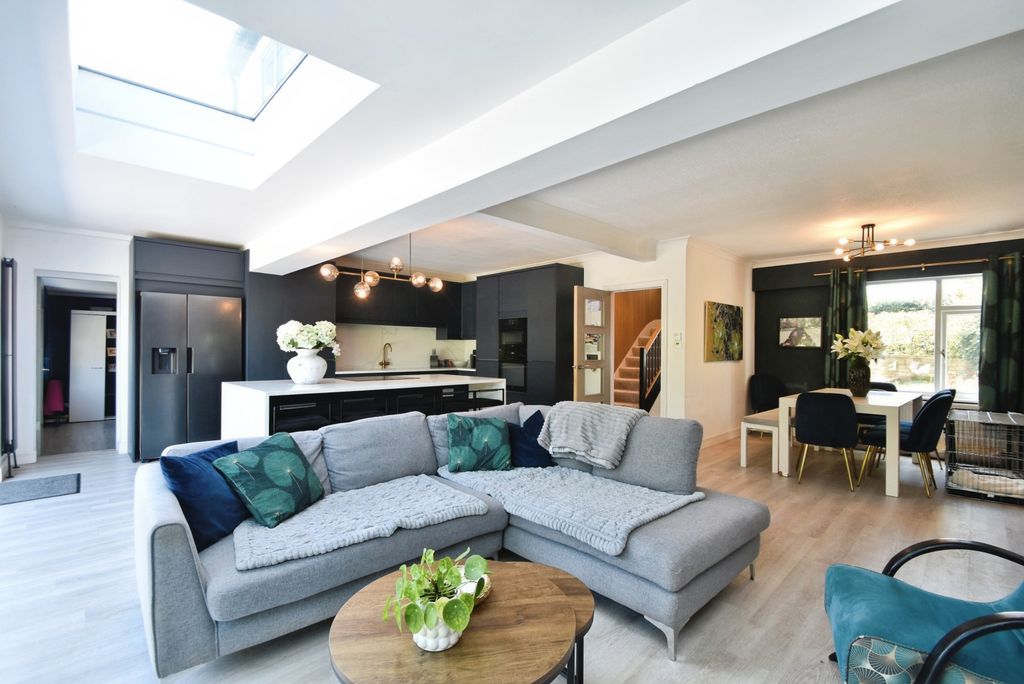 Property photo 2 of 22 Open Plan Living