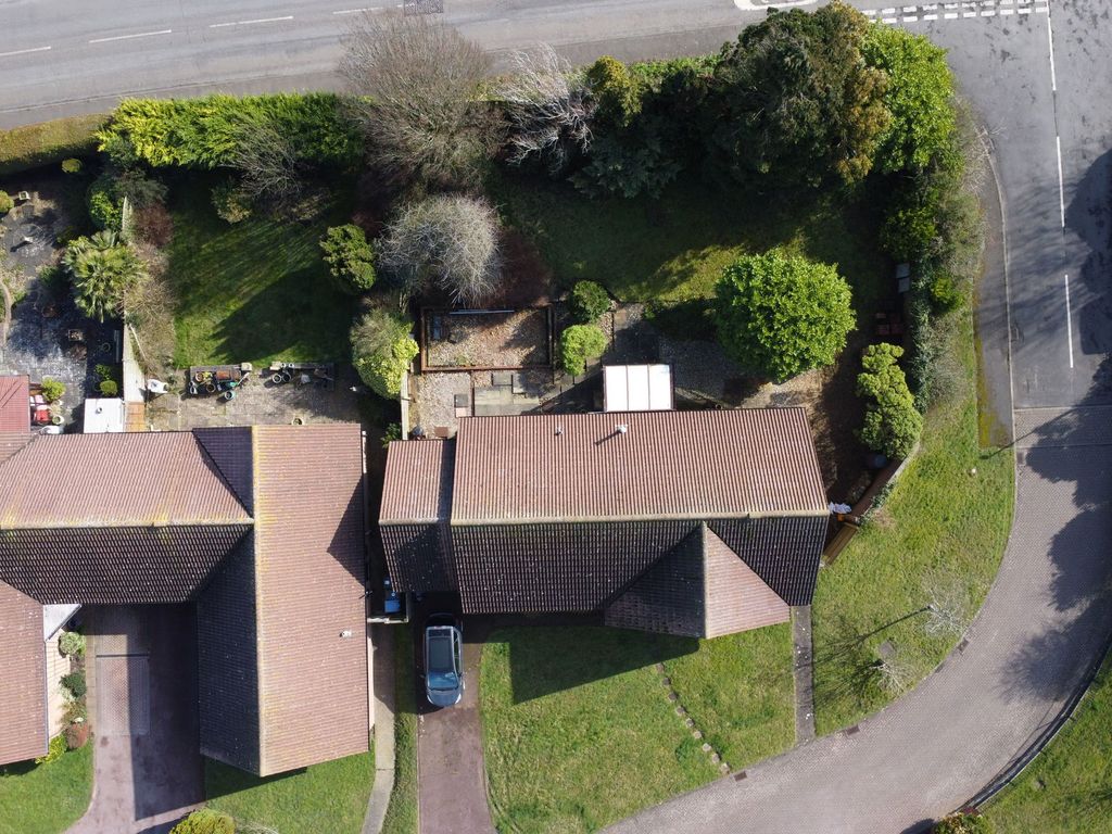 Property photo 2 of 30