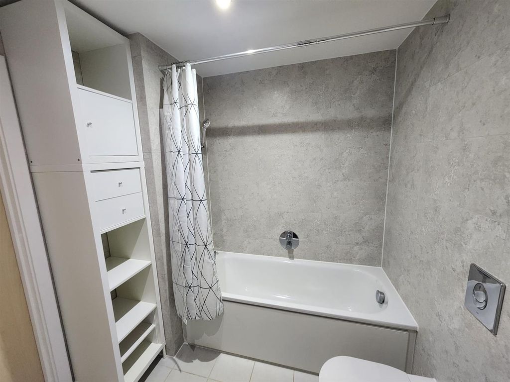 Property photo 2 of 11 Bathroom 2.Jpg