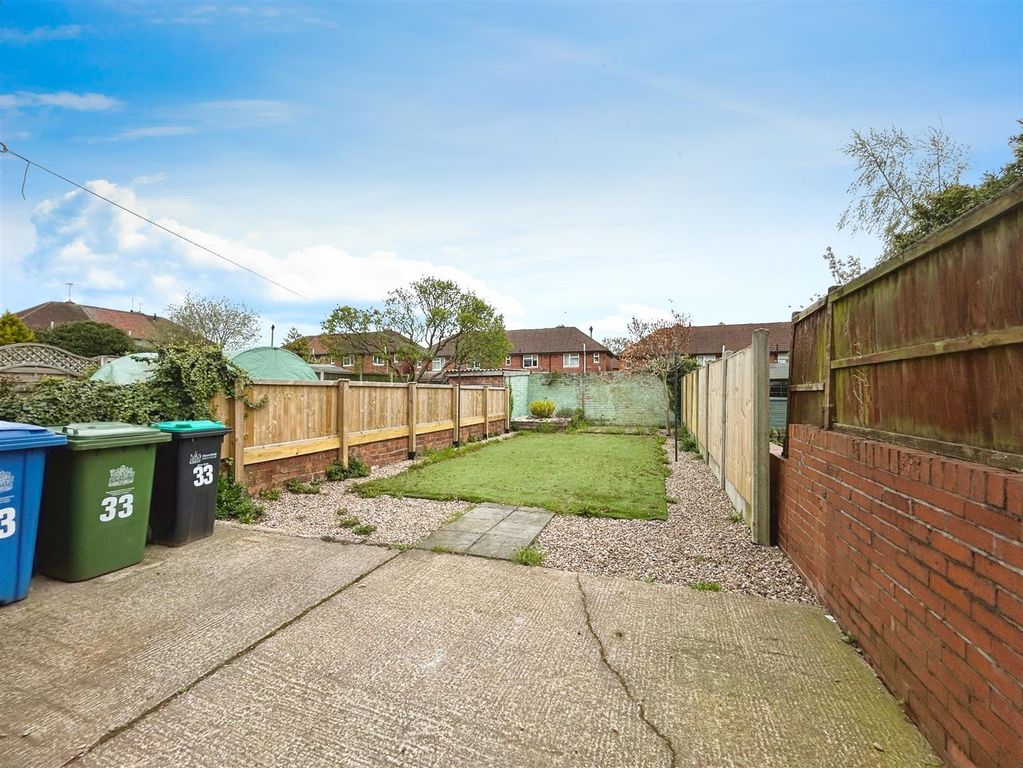 Property photo 3 of 12 Back Garden.Jpeg