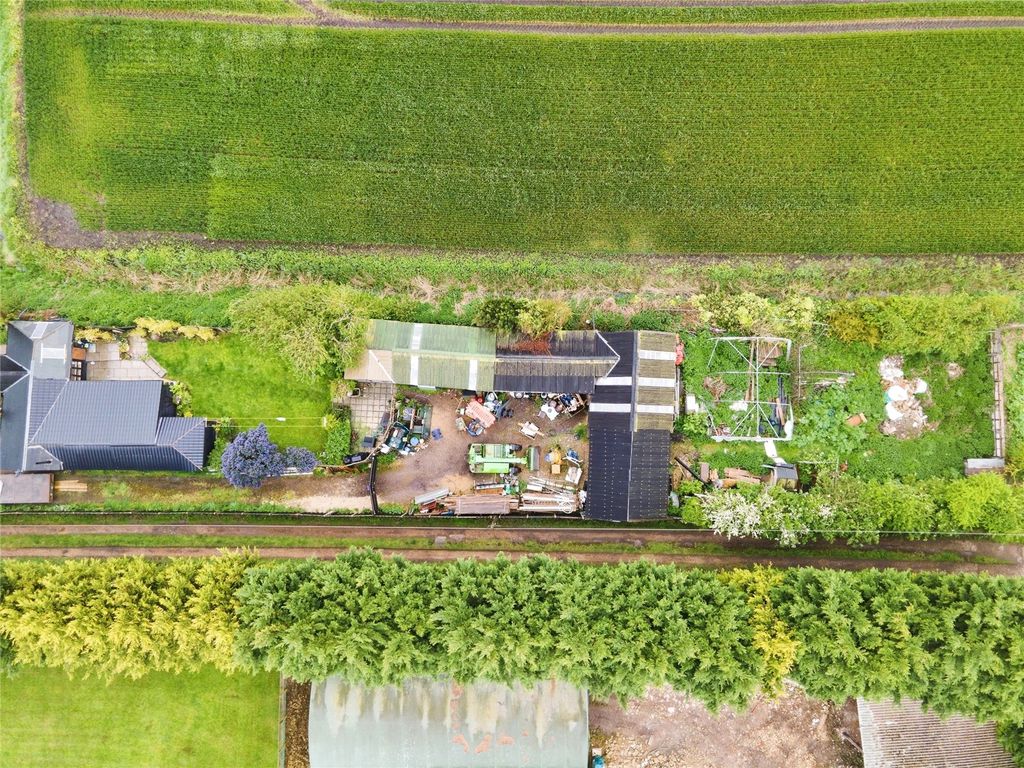 Property photo 3 of 13 Picture No. 02