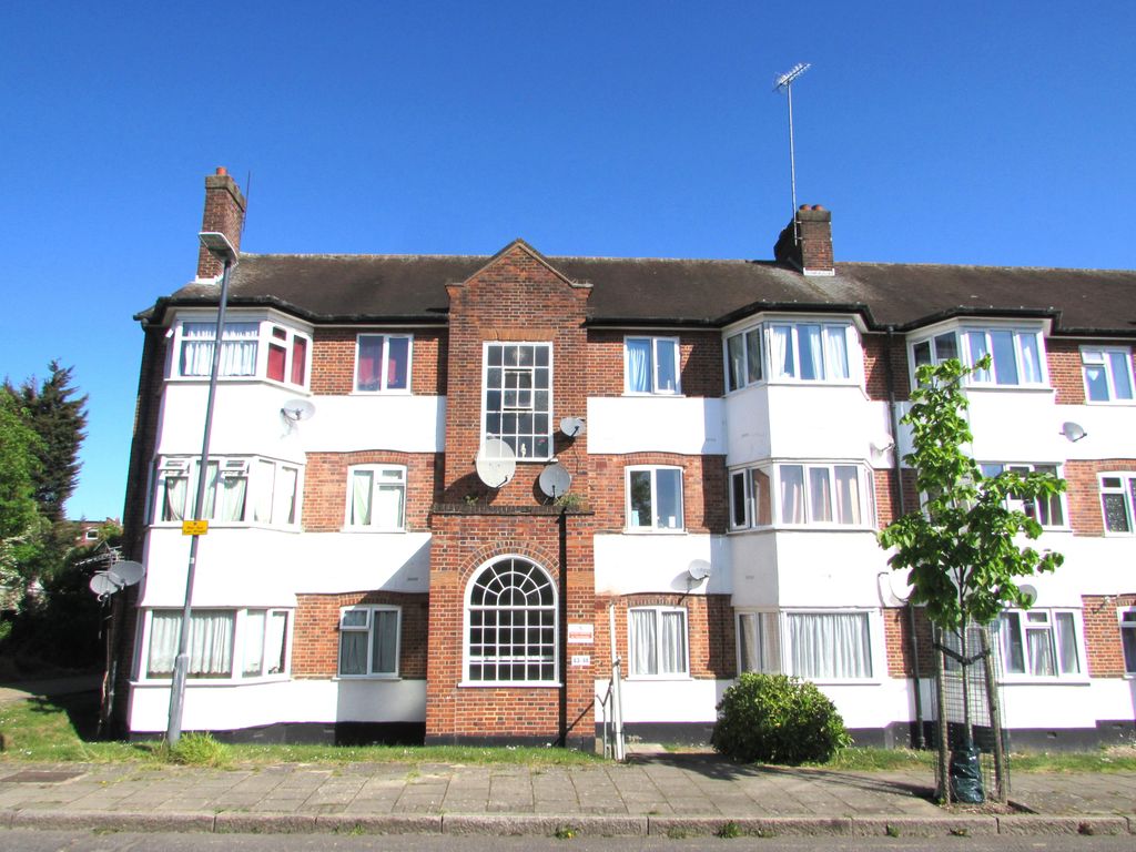Property photo 1 of 12 High Mead, Harrow, Middlesex Ha1