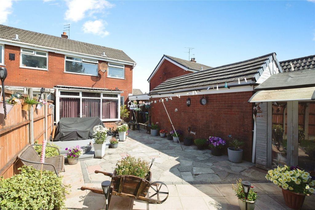 Property photo 2 of 38 Picture No. 04