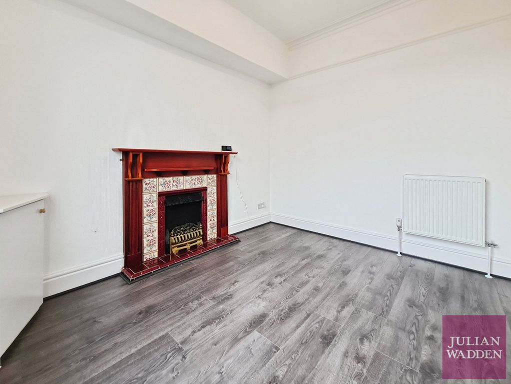 Property photo 2 of 19 Picture No. 15