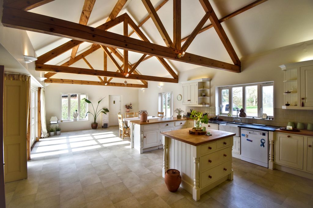 Property photo 2 of 44