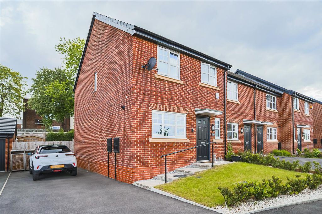 Property photo 2 of 22