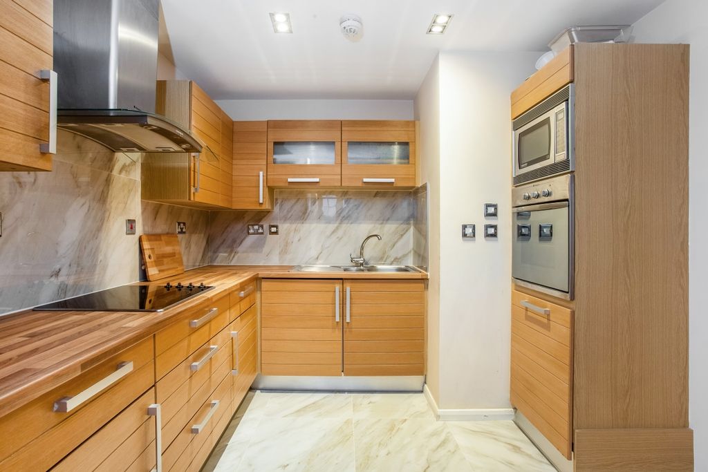 Property photo 2 of 20 Kitchen