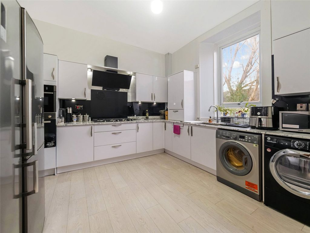 Property photo 3 of 22 Picture No. 12