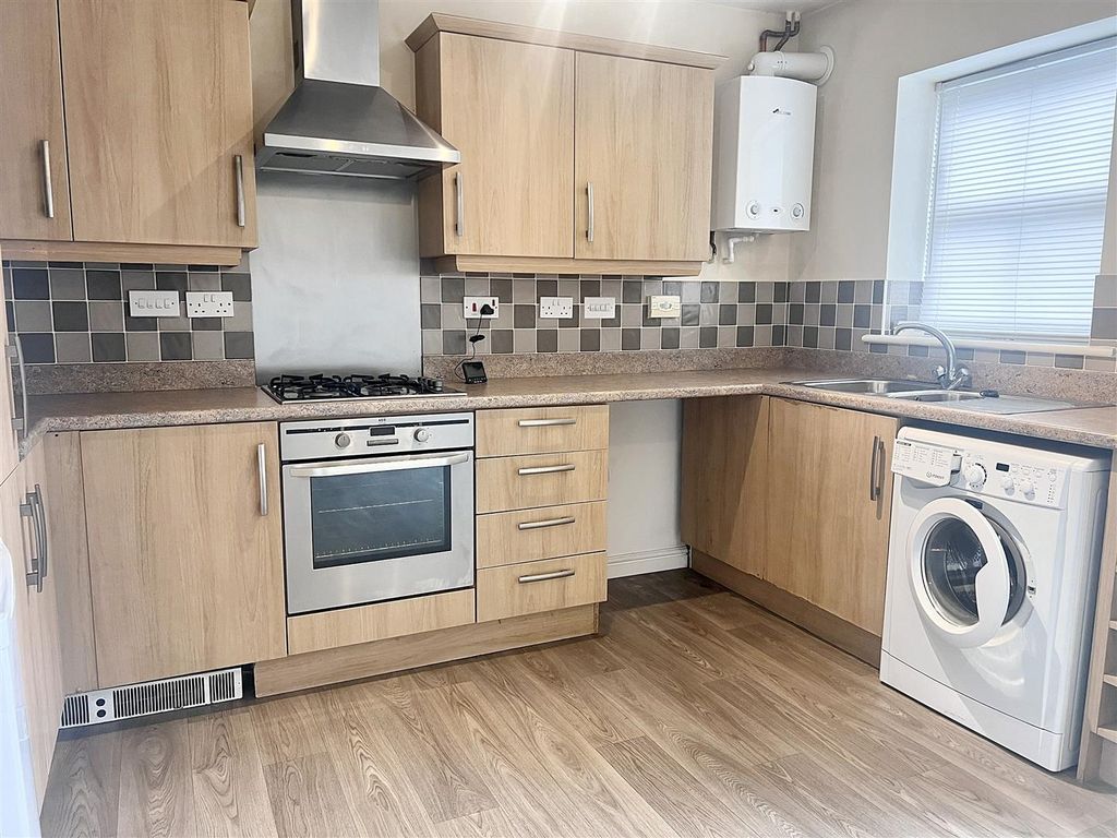 Property photo 3 of 13 Kitchen/ Diner