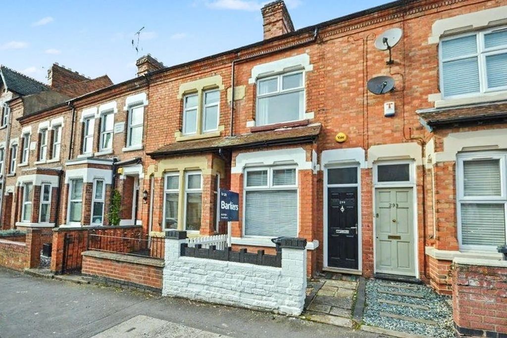 Property photo 2 of 12