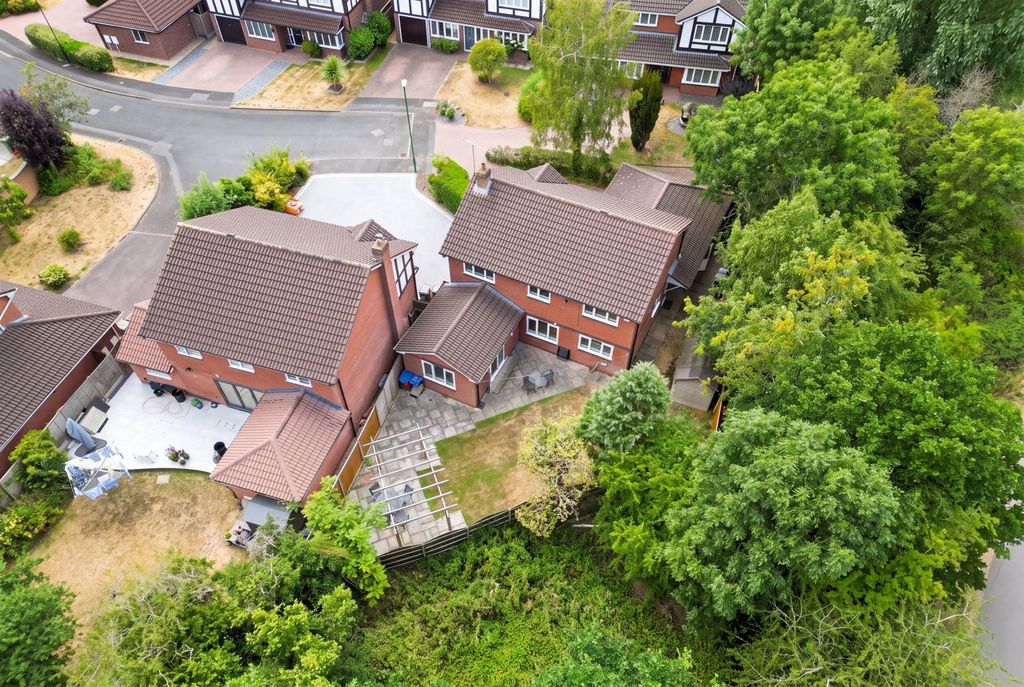 Property photo 2 of 31