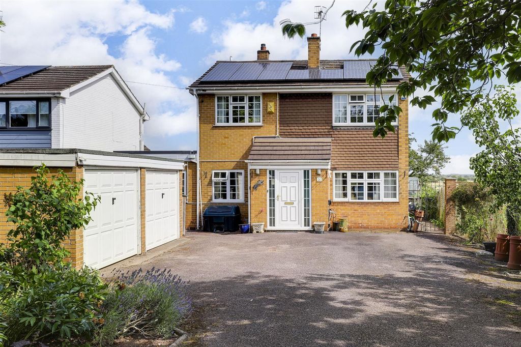 Property photo 1 of 31