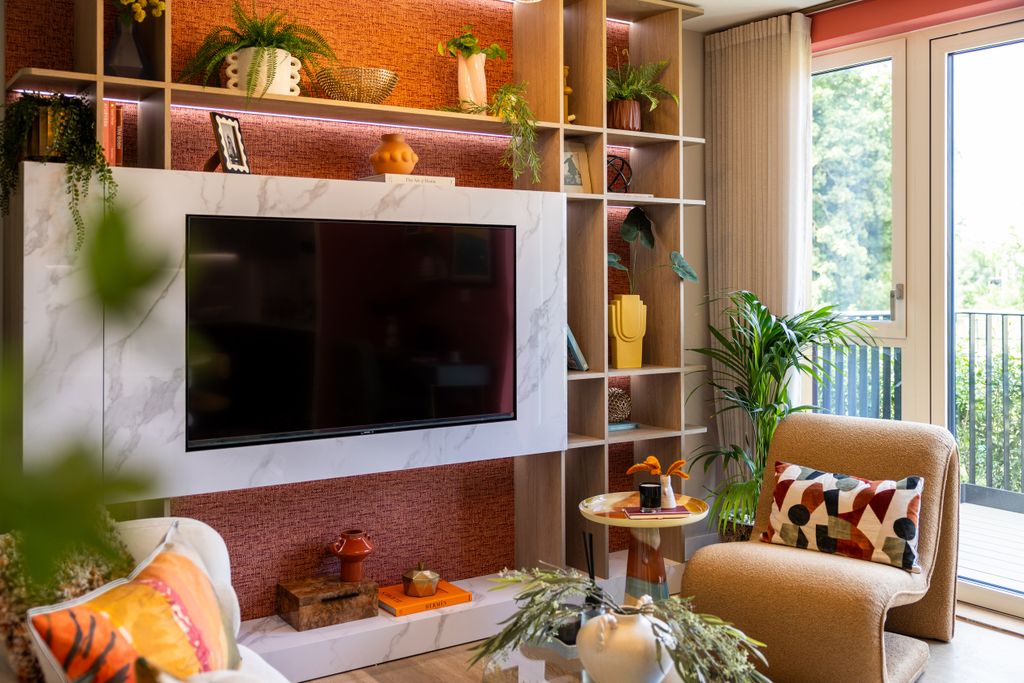 Property photo 3 of 8 Living Room Detail