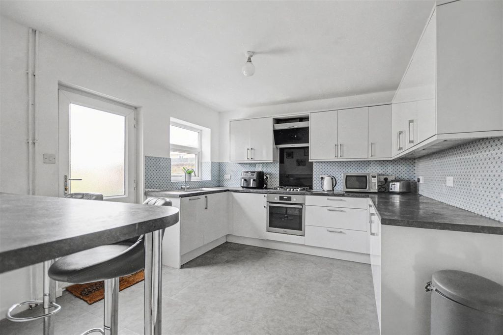 Property photo 3 of 25 Kitchen_1.Jpeg