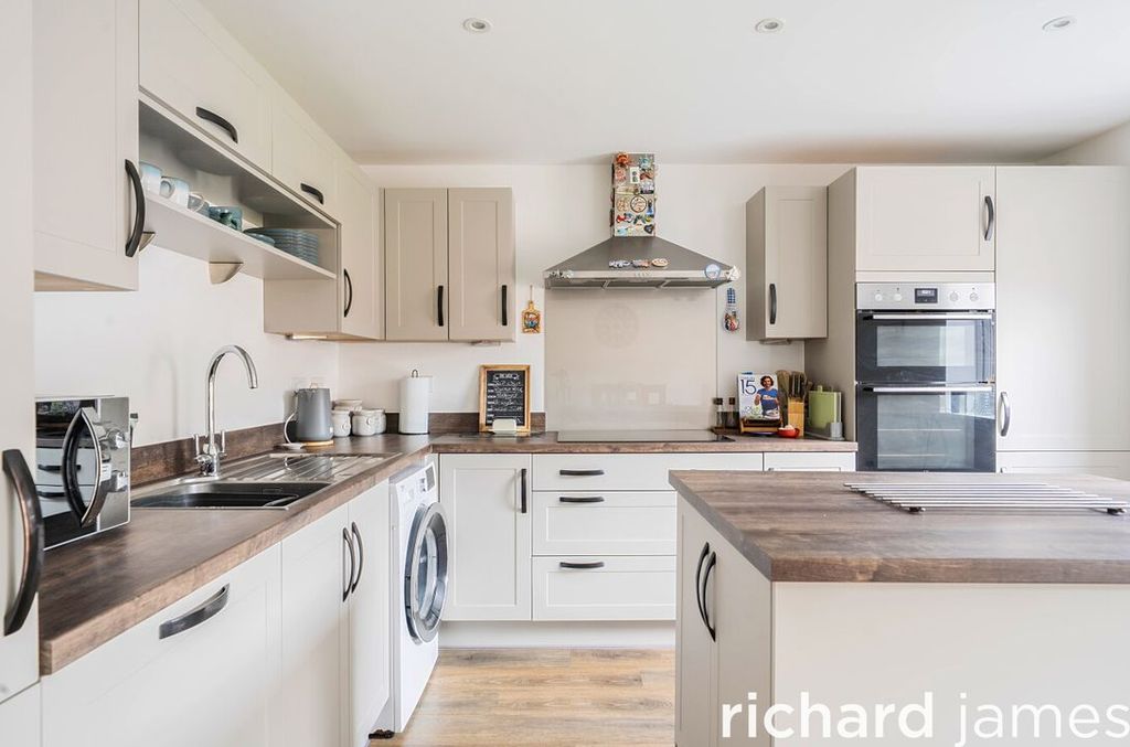 Property photo 2 of 11 716F6E86c1Cb4A67884E54246F42Dd46