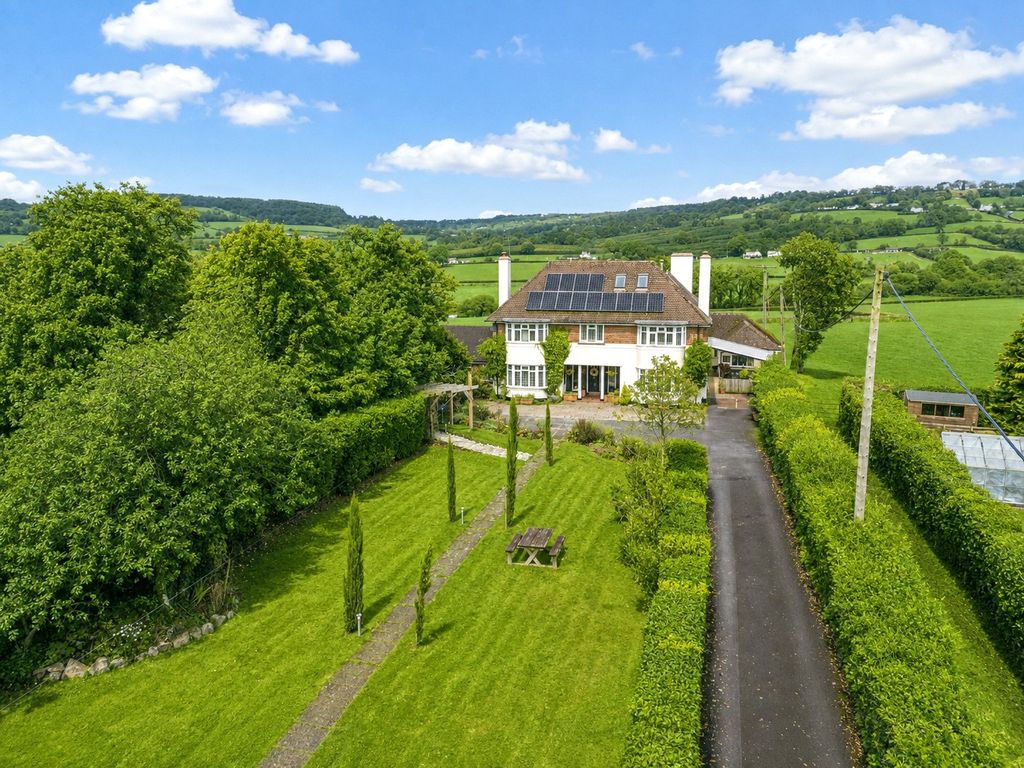 Property photo 2 of 41 Picture No. 64