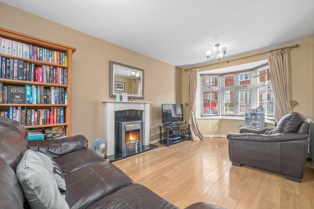 Property photo 3 of 19 Aps_8587