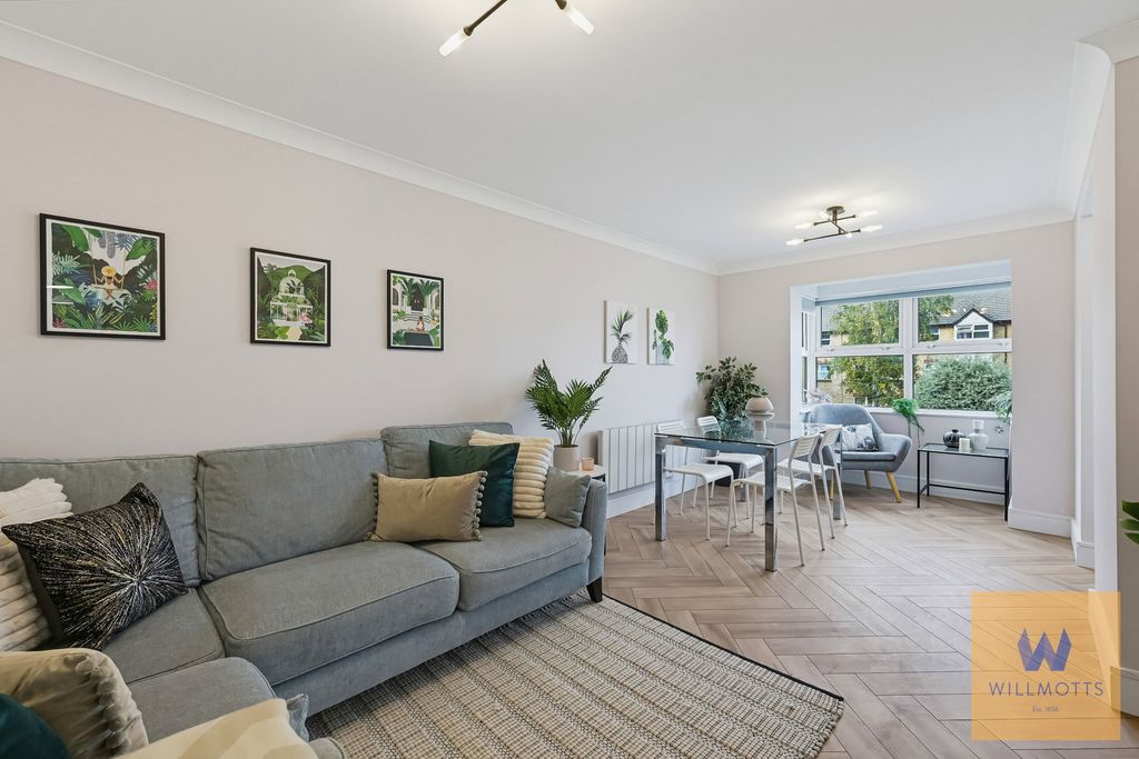 Property photo 1 of 17