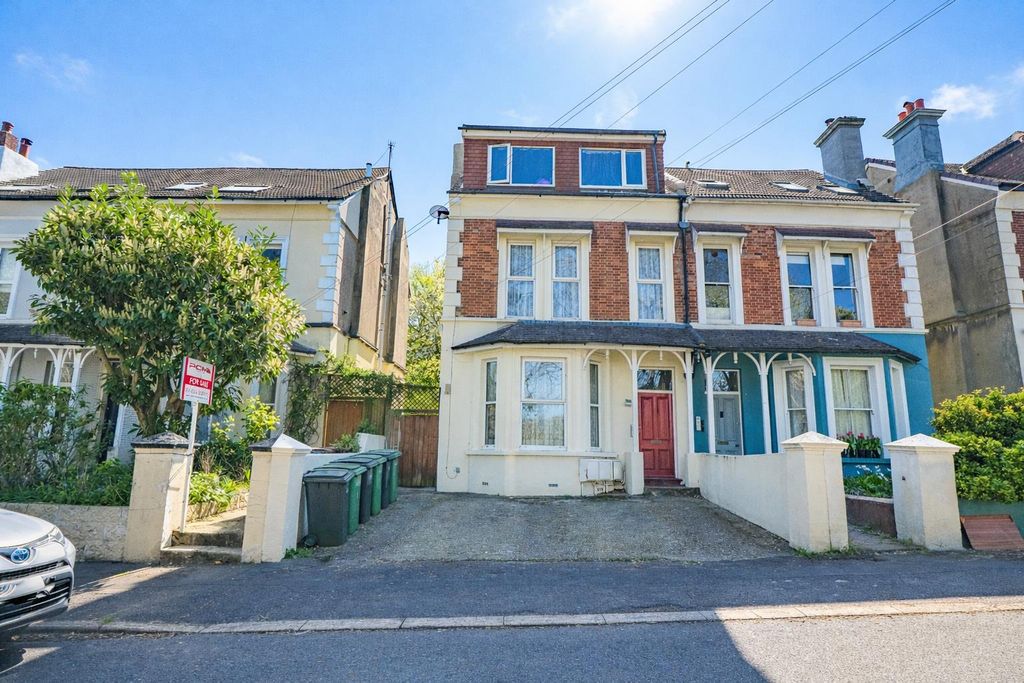 Property photo 1 of 17 1Ceaa3Fe-c71F-44E3-A99B-B91281936671.Png