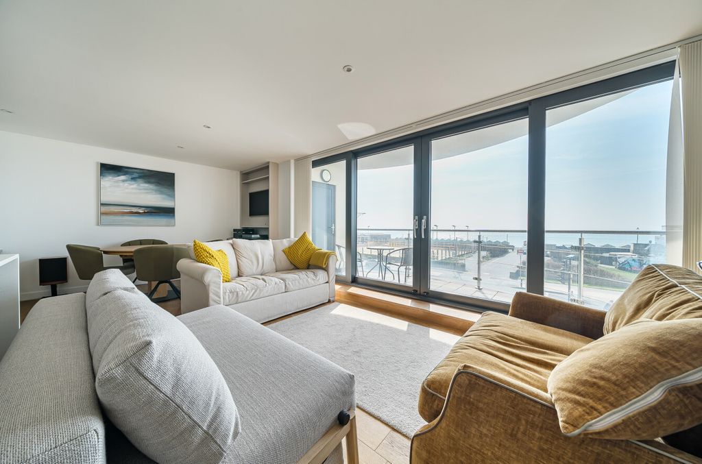 Property photo 3 of 12 Living Room