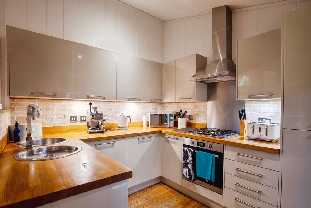 Property photo 2 of 17 Kitchen