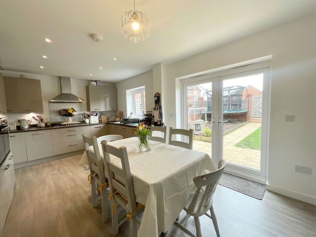 Property photo 2 of 30