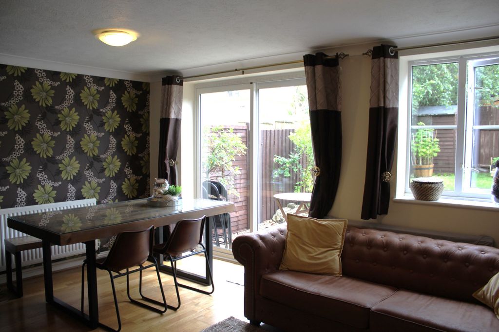 Property photo 2 of 8