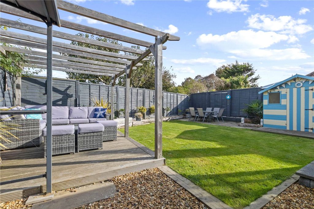 Property photo 2 of 20 Garden