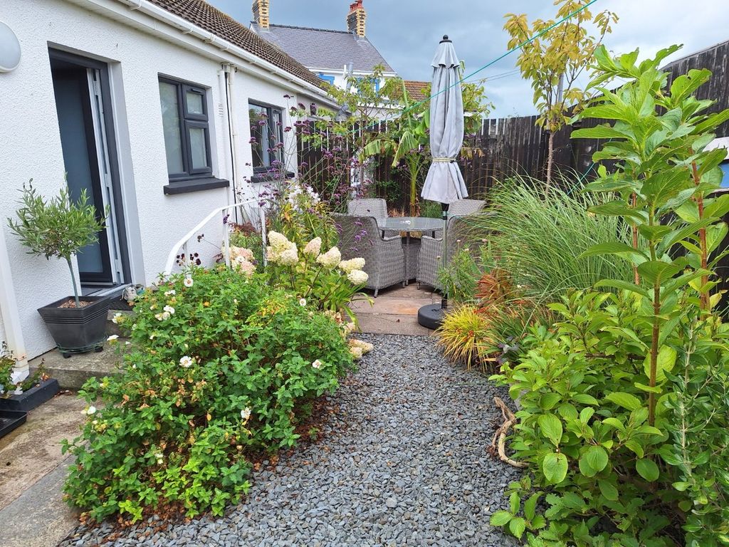 Property photo 3 of 21