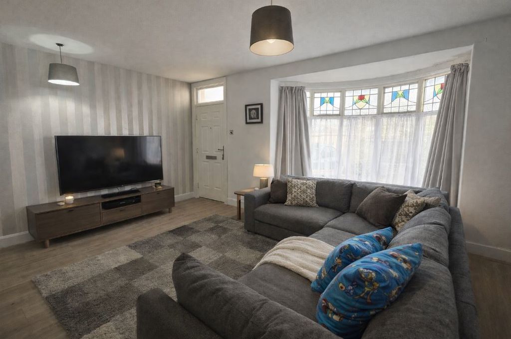 Property photo 3 of 11 Photo 3