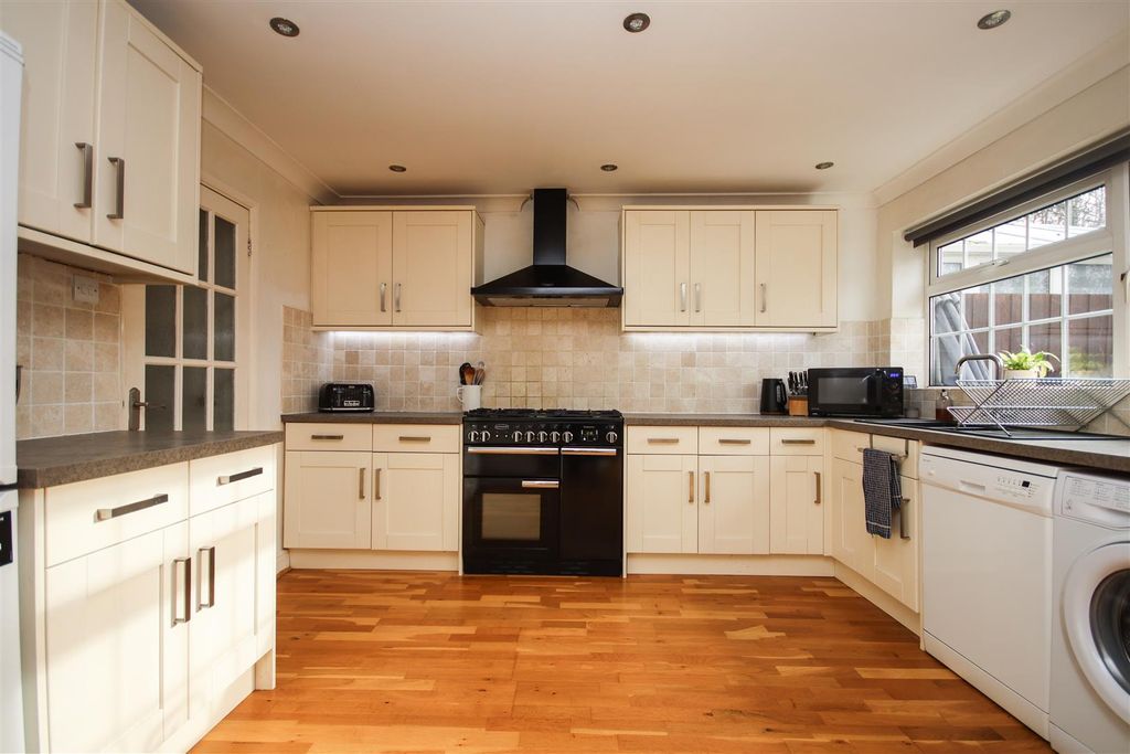 Property photo 3 of 16 Img_9989.Jpg