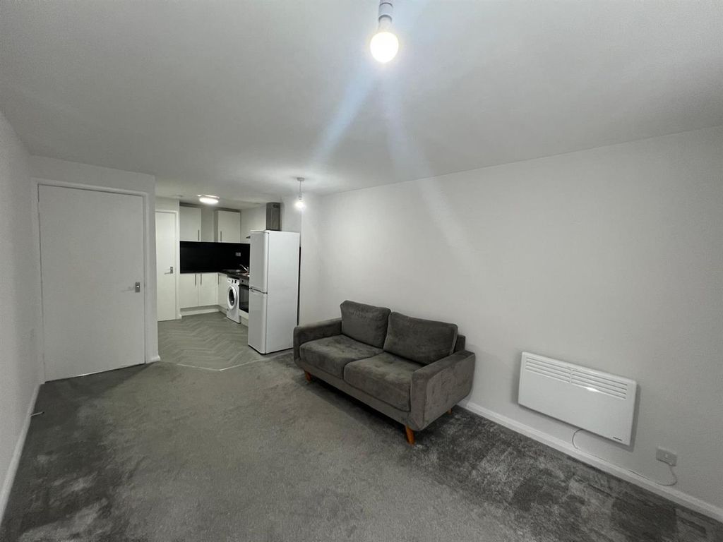 Property photo 2 of 7 Lounge:Kitchen.Jpg