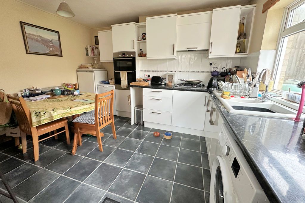 Property photo 2 of 17 Kitchen/Diner