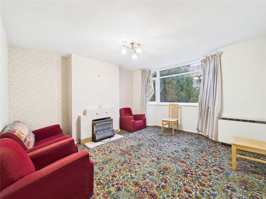 Property photo 1 of 20 Picture No. 04