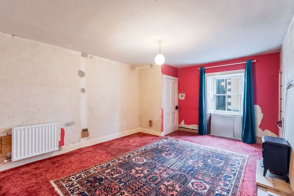 Property photo 2 of 25