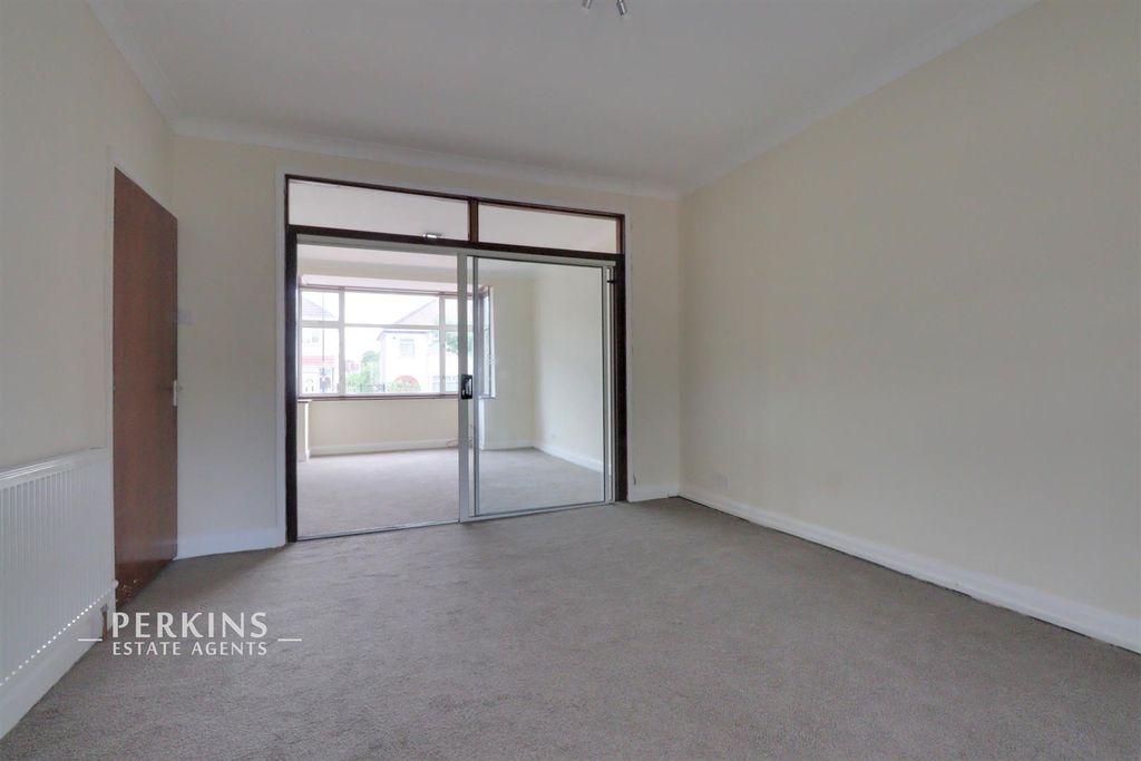 Property photo 3 of 11 Dinningroom.Jpg
