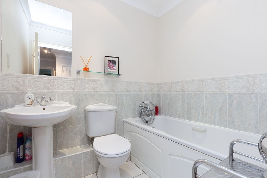 Property photo 3 of 10 Photo 03