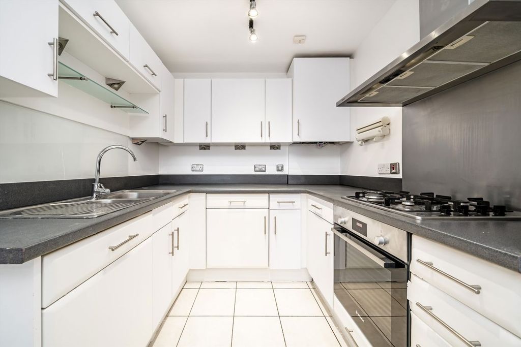 Property photo 1 of 2