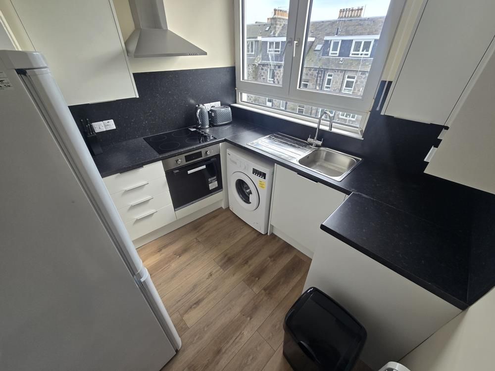 Property photo 2 of 5 Kitchen