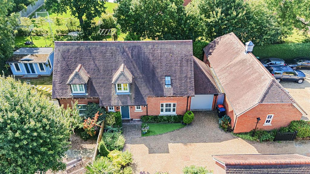 Property photo 1 of 29 1347267-13-68Bf16A9E6Cb7-Arw-1.Jpg