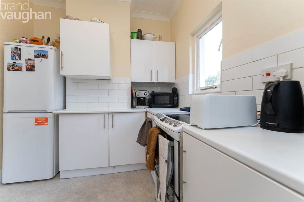 Property photo 2 of 19 Picture No. 21