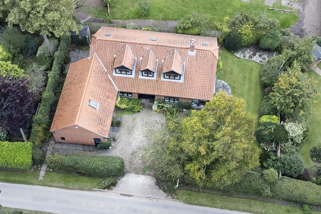 Property photo 1 of 18 024 - Hawthorn Cottage.Jpg
