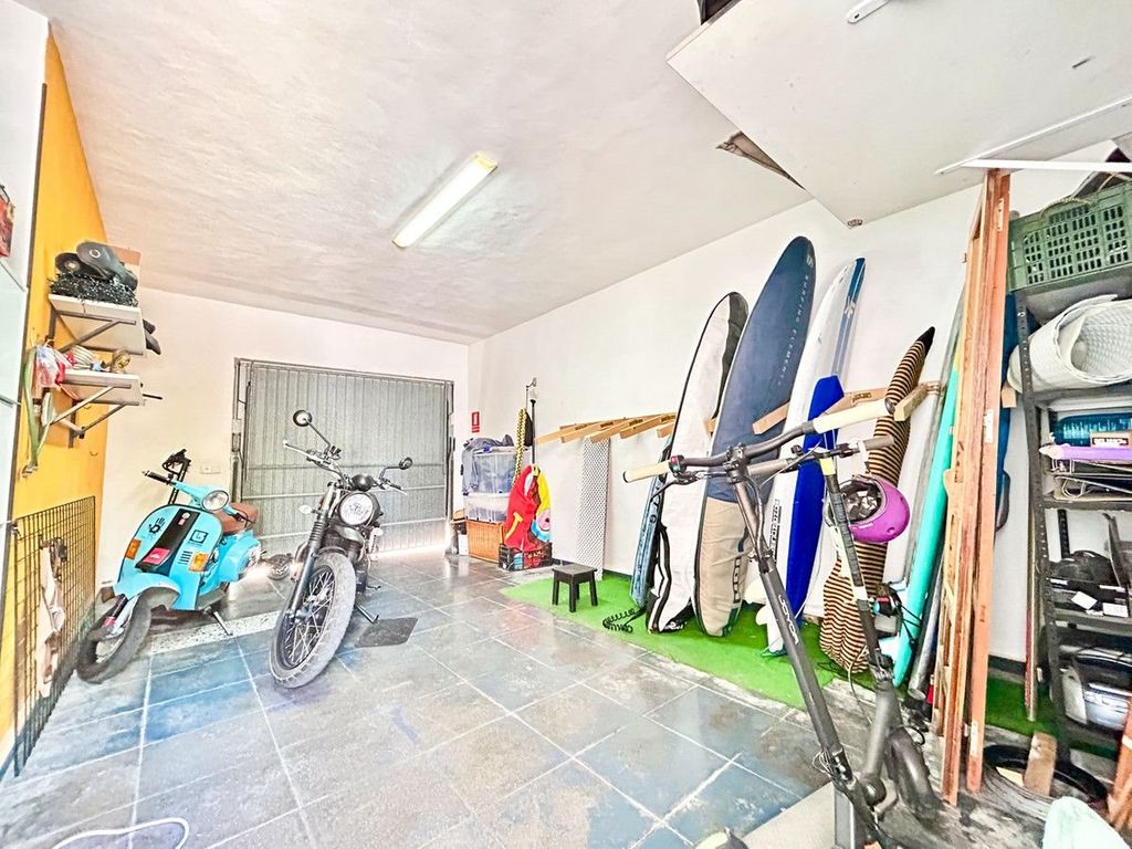 Property photo 3 of 40