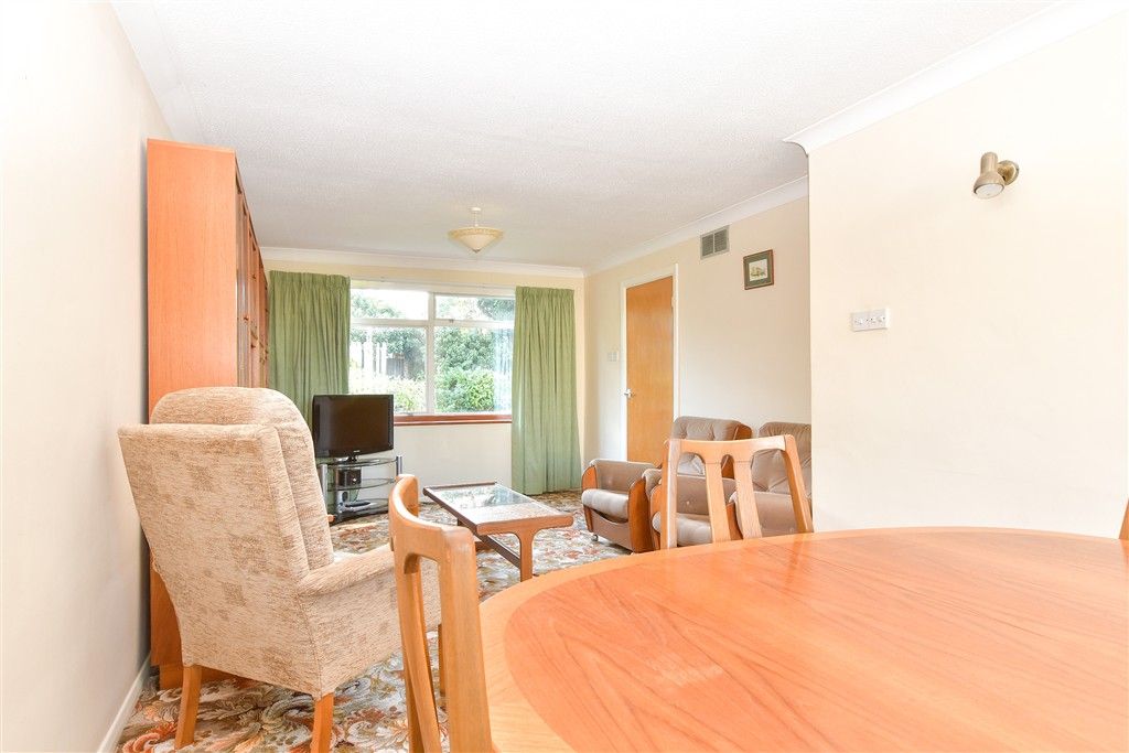 Property photo 3 of 13 Lounge/Diner