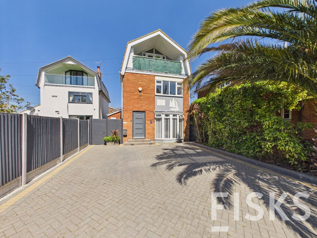 Property photo 1 of 36