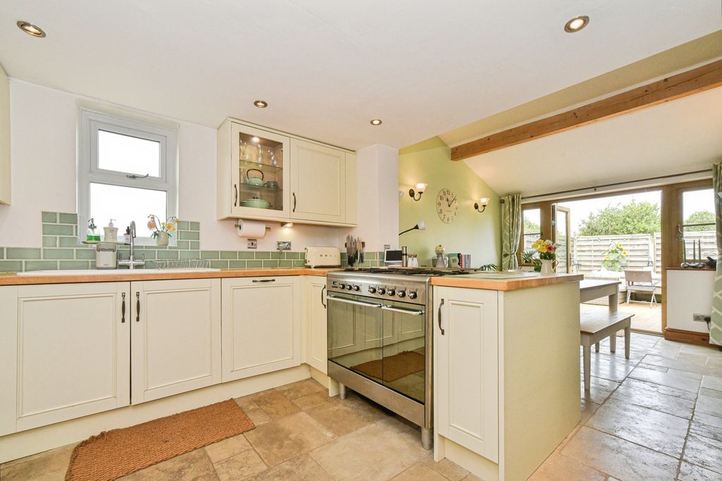 Property photo 3 of 35 Photo